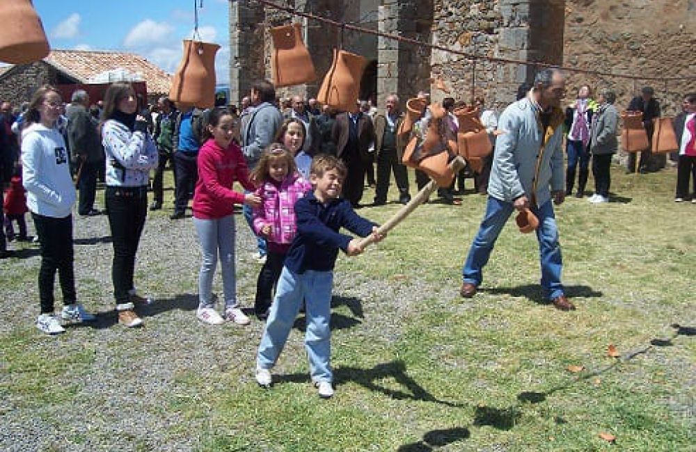 Ayuntamiento de Argente - foto de fiestas en el pueblo