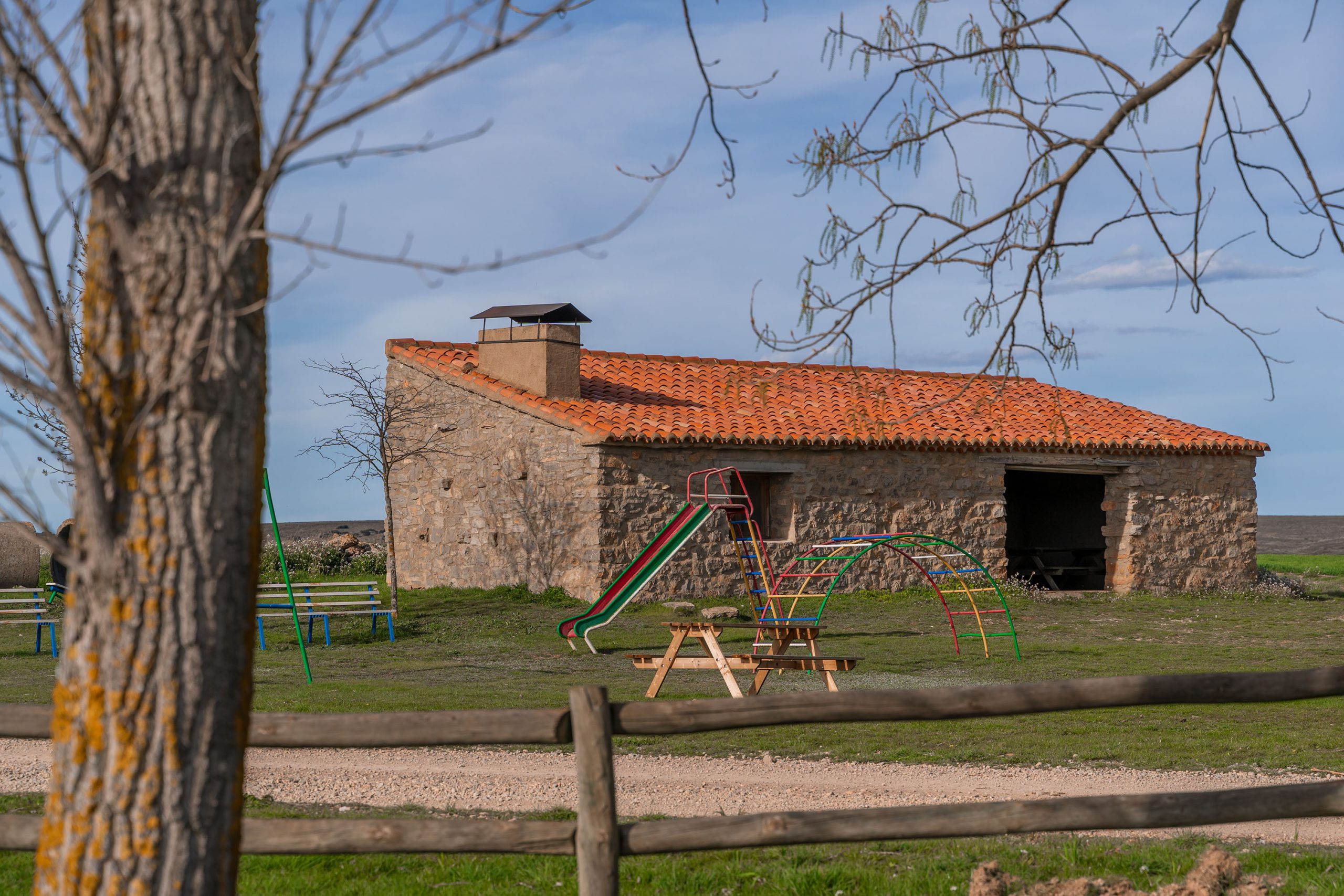 Ayuntamiento de Argente - foto entorno del pueblo