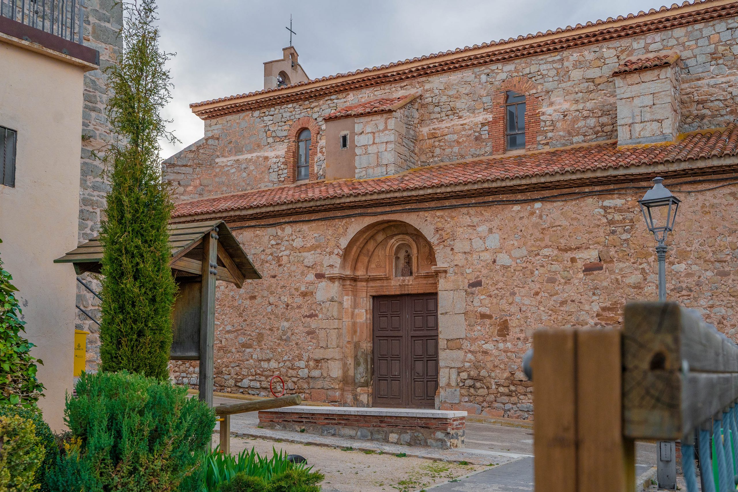 Ayuntamiento Argente - foto iglesia del pueblo